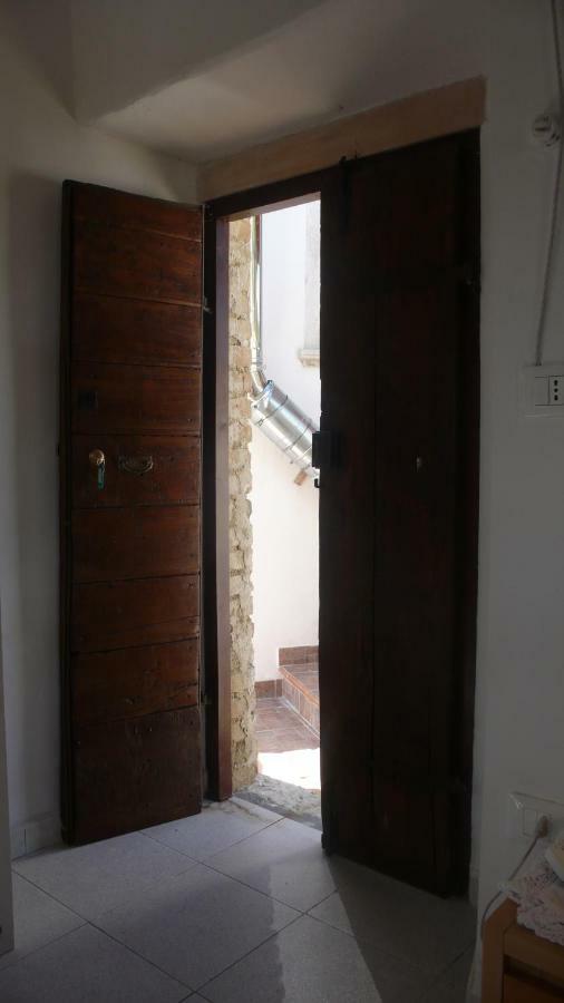 Depandance Elvira Basilico San Valentino in Abruzzo Citeriore Exterior foto